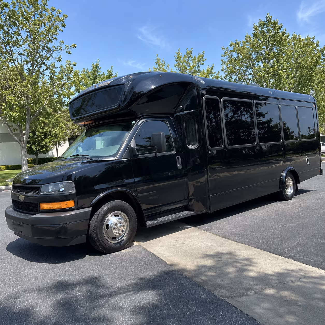 18 Passenger Party Bus Exterior