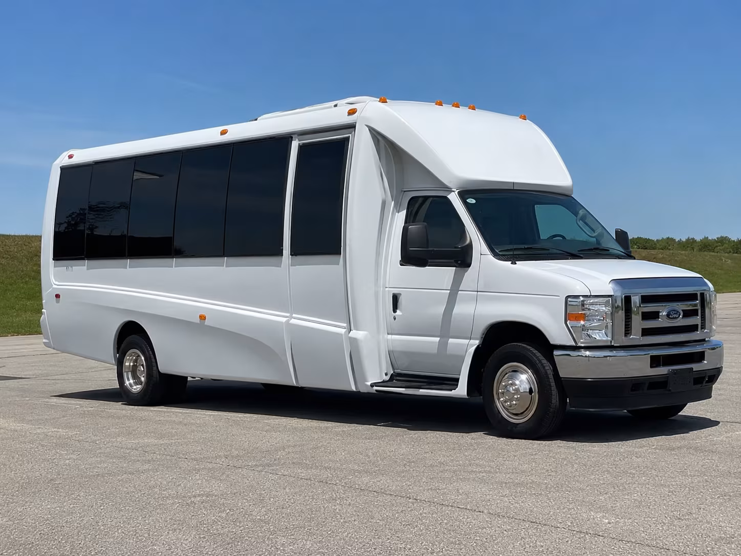 Hialeah Birthday, Sweet 16, & Quinceañera Transportation onboard seating