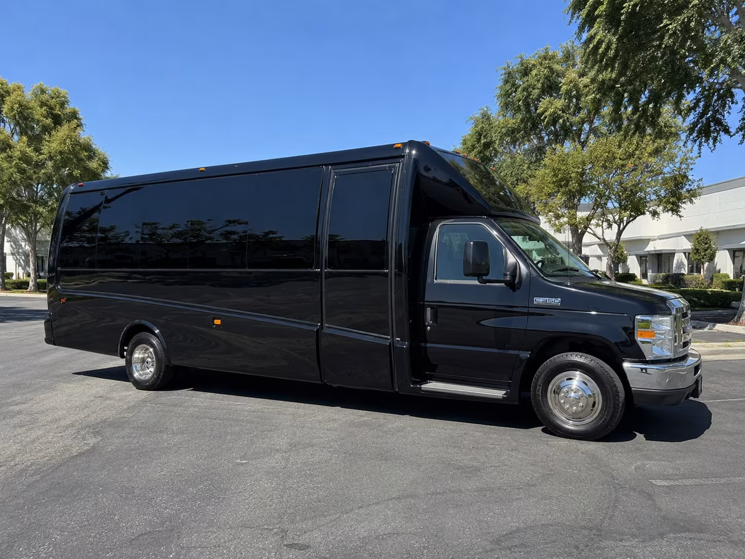 Hollywood Homecoming & Prom Party Bus Rentals